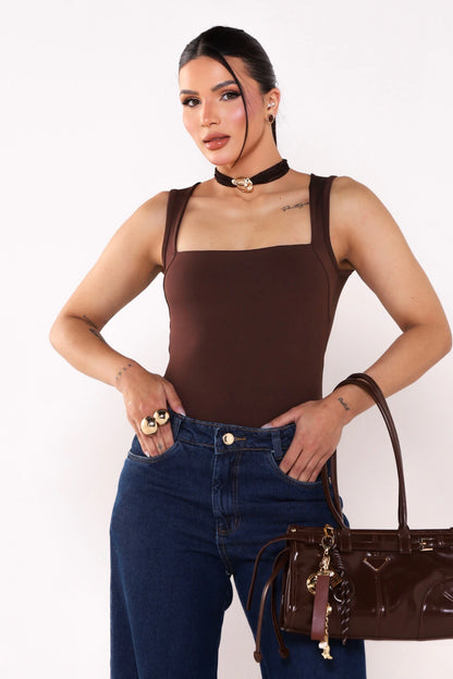 Blusa Decote Reto