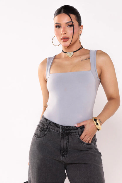 Blusa Decote Reto